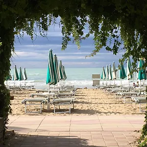Vina Del Mar Pineta Отель